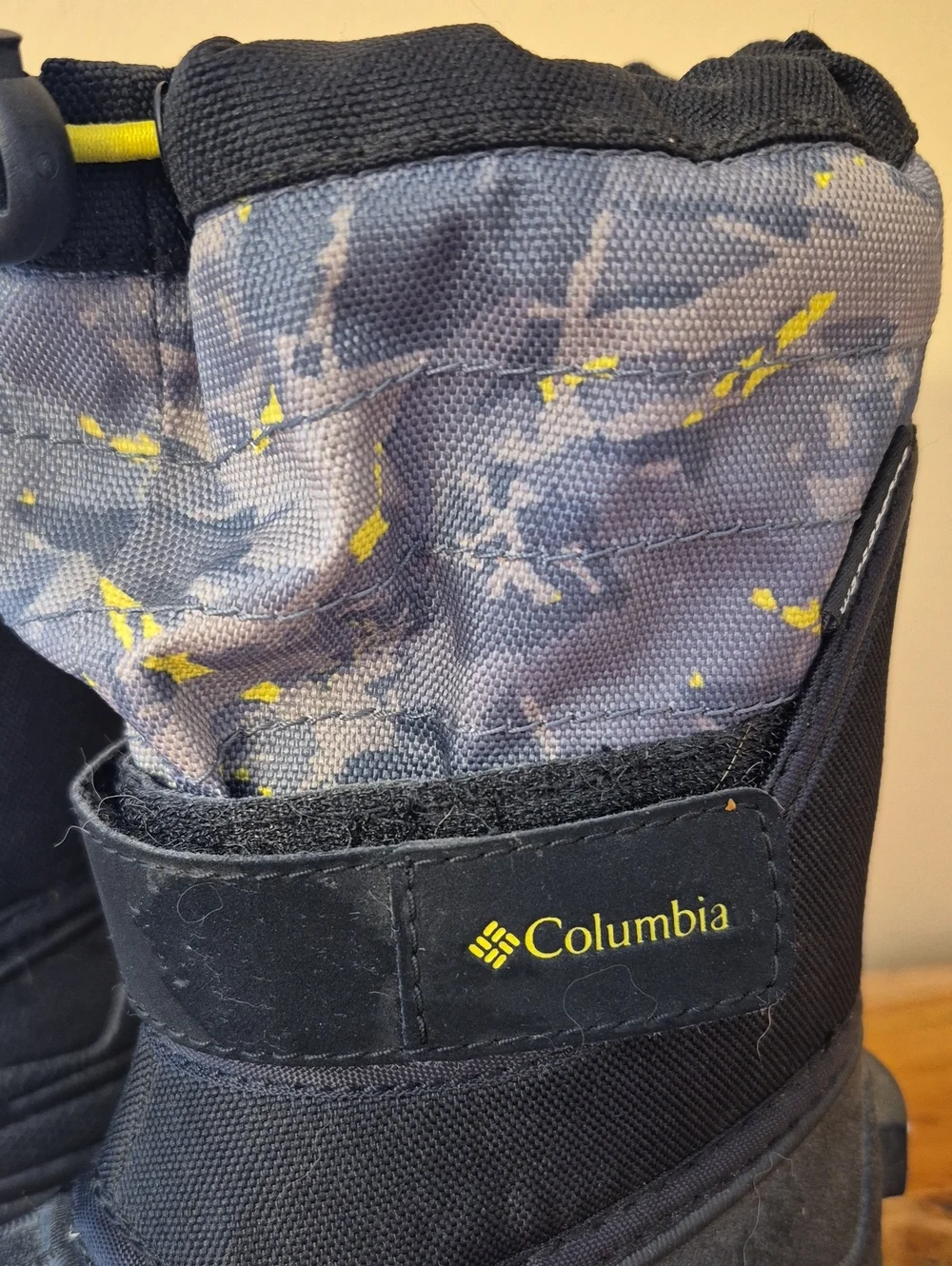 Columbia Toddler Black and Gray Camo Snow Boots with Yellow Accents - Sz. 6